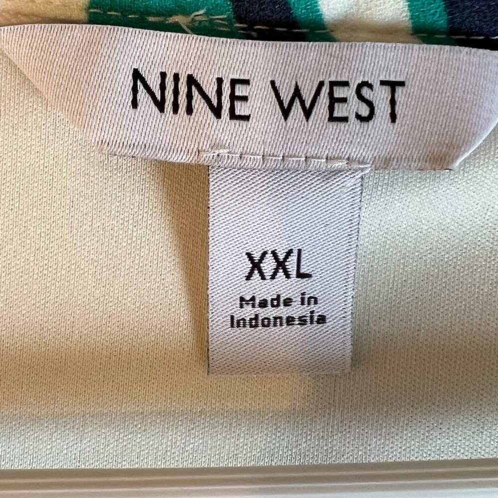Nine West Dress Size XXL Sleeveless White Green Floral Trapeze Knee Length NWT - Picture 3 of 11